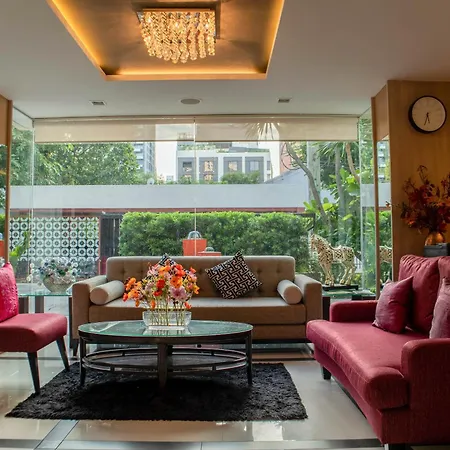 Shine Sukhumvit 33 Aparthotel Phrompong