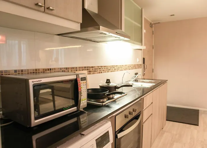 Shine Sukhumvit 33 Phrompong アパートホテル