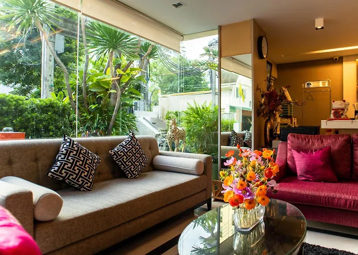 Shine Sukhumvit 33 Phrompong 3*