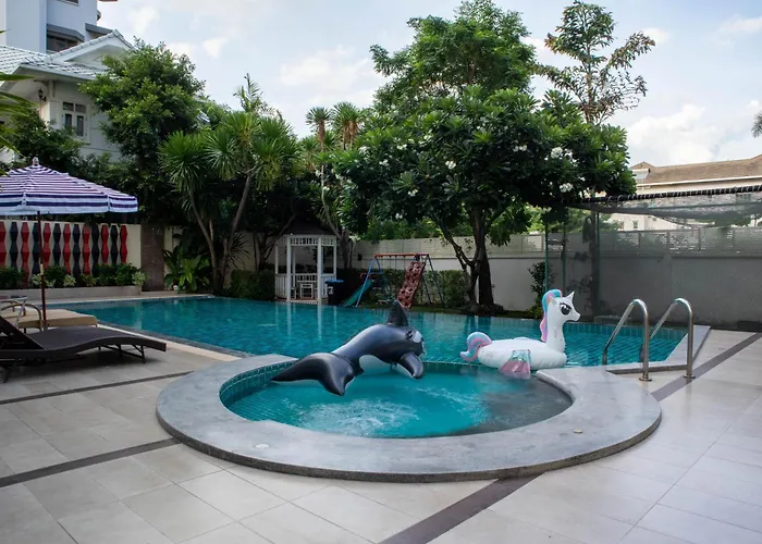 アパートホテル Shine Sukhumvit 33 Phrompong バンコク都