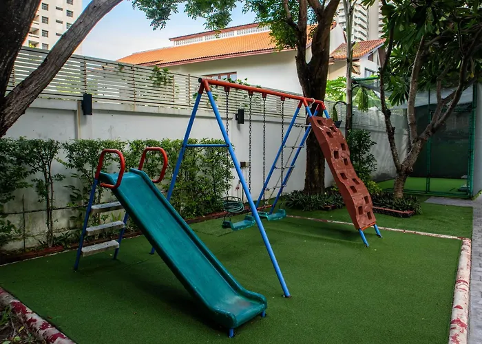 Shine Sukhumvit 33 Phrompong 3* バンコク都