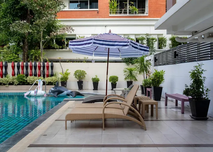 Shine Sukhumvit 33 Phrompong 3* バンコク都