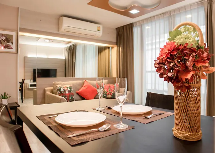 アパートホテル Shine Sukhumvit 33 Phrompong 3*