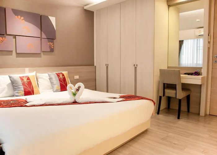 アパートホテル Shine Sukhumvit 33 Phrompong 3*