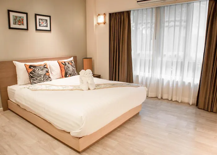 Shine Sukhumvit 33 Phrompong アパートホテル 3*